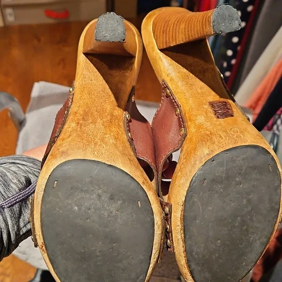 Michael Michael Kors wood leather heels size 8 sandals - Picture 6 of 8